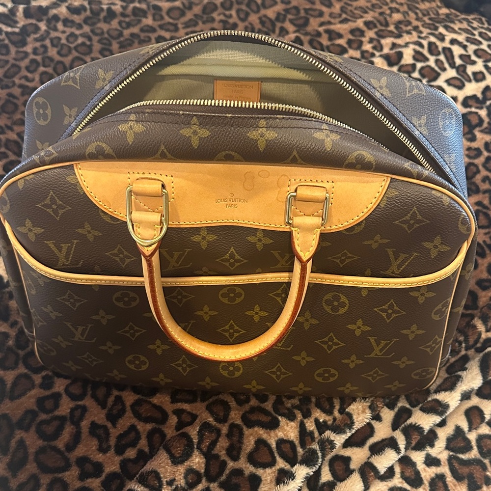Louis Vuitton Monogram Deauville bag